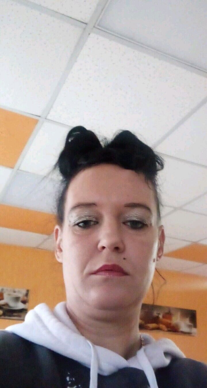  46946057  , 41 ,    