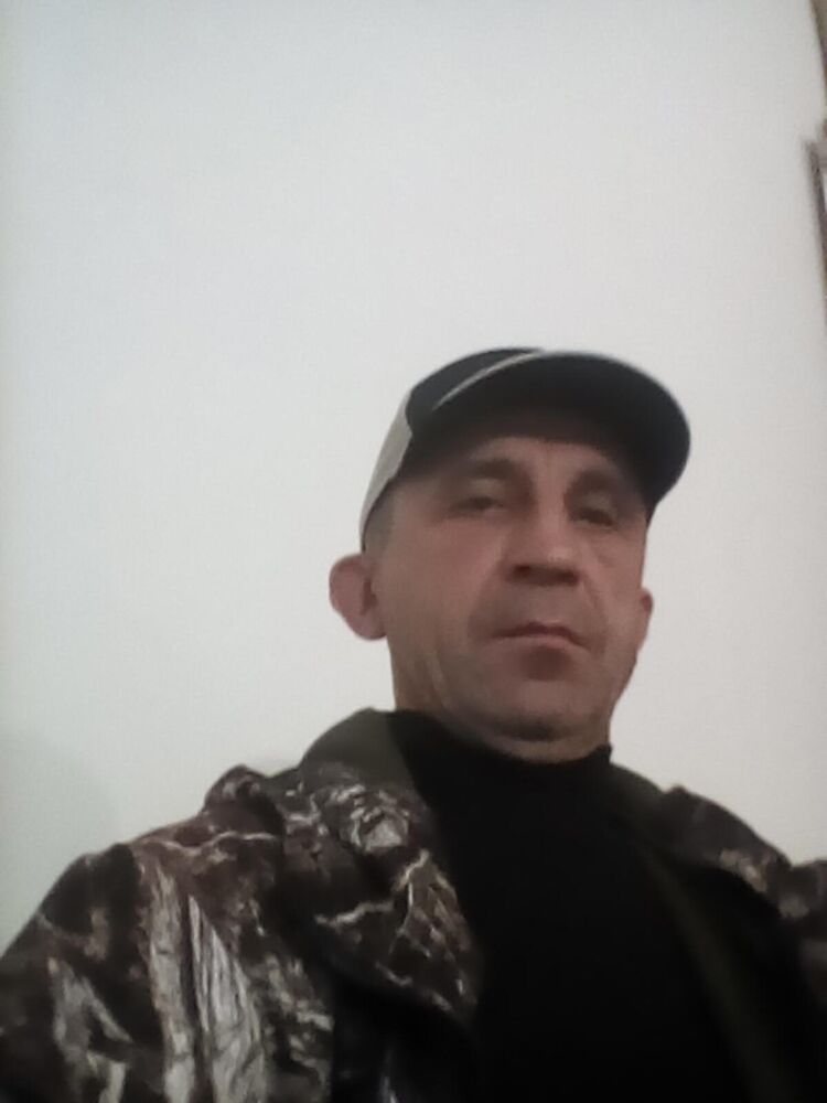  46410837  Andrei, 51 ,    