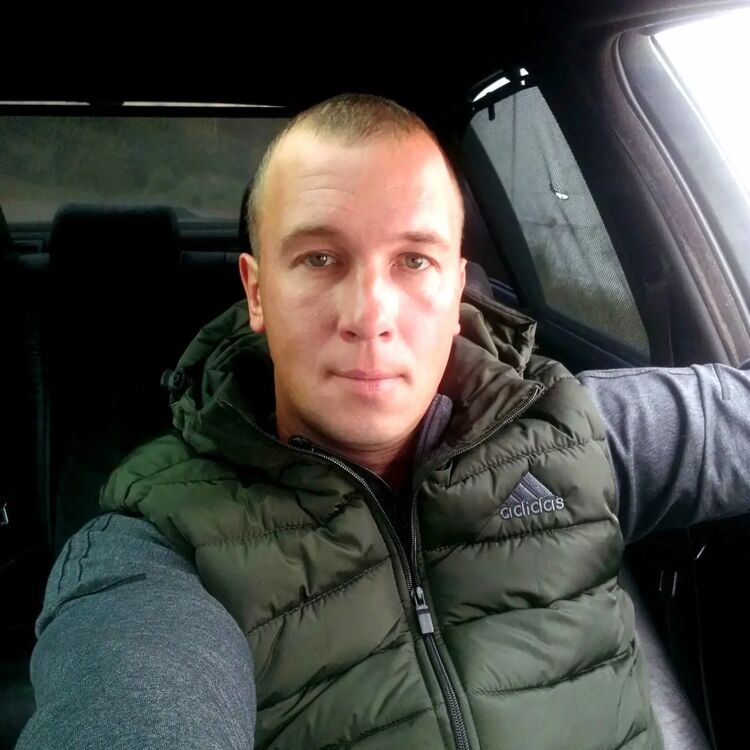  46524087  Viktor, 40 ,    