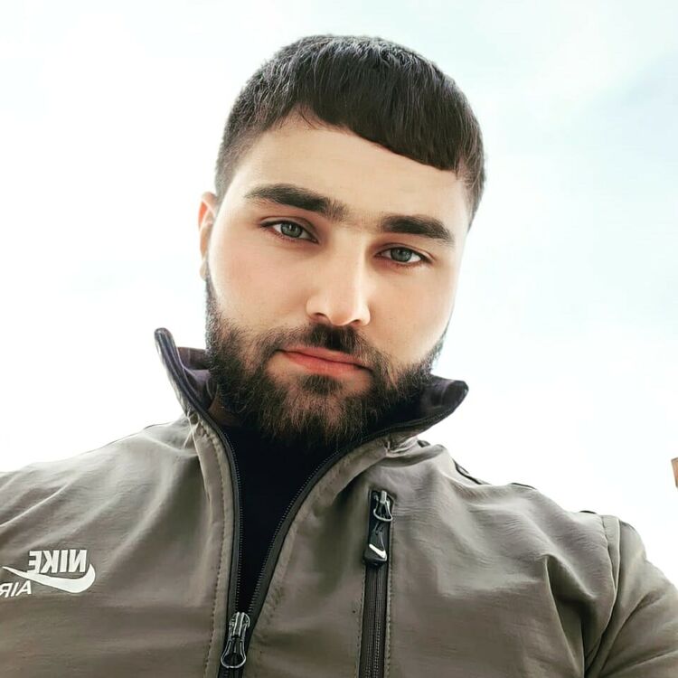  24115937  Arman, 28 ,    