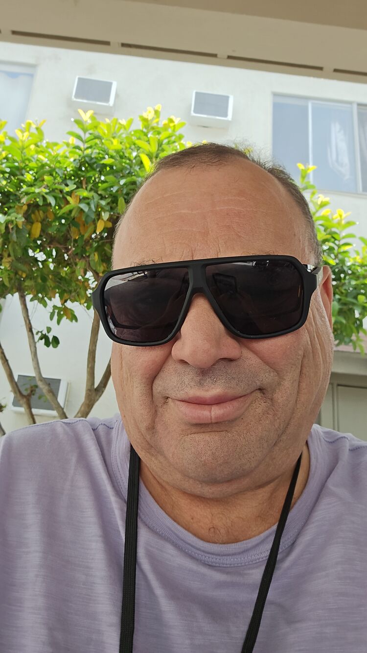  Inglewood,   Alex, 56 ,   ,   