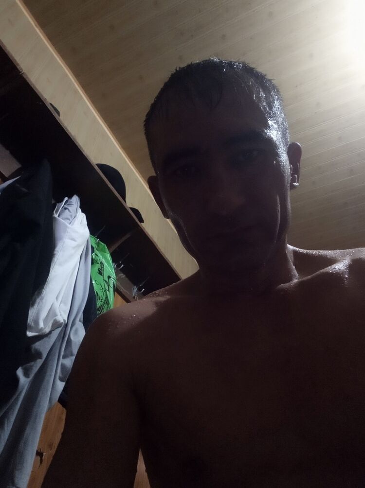  18678587  Ilyor, 43 ,    