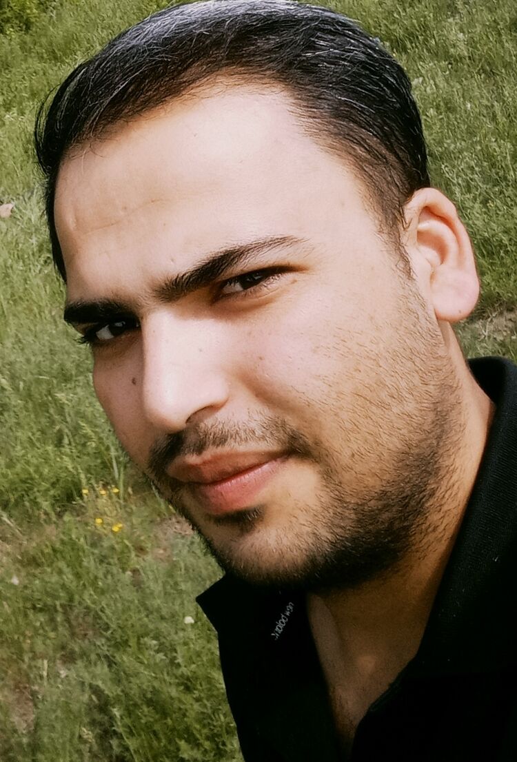  23578437  Amir, 26 ,    