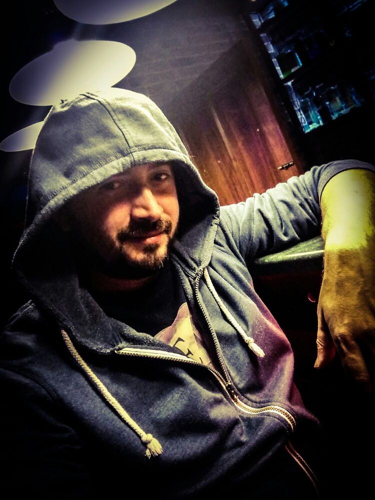  26089197  Alex, 39 ,    