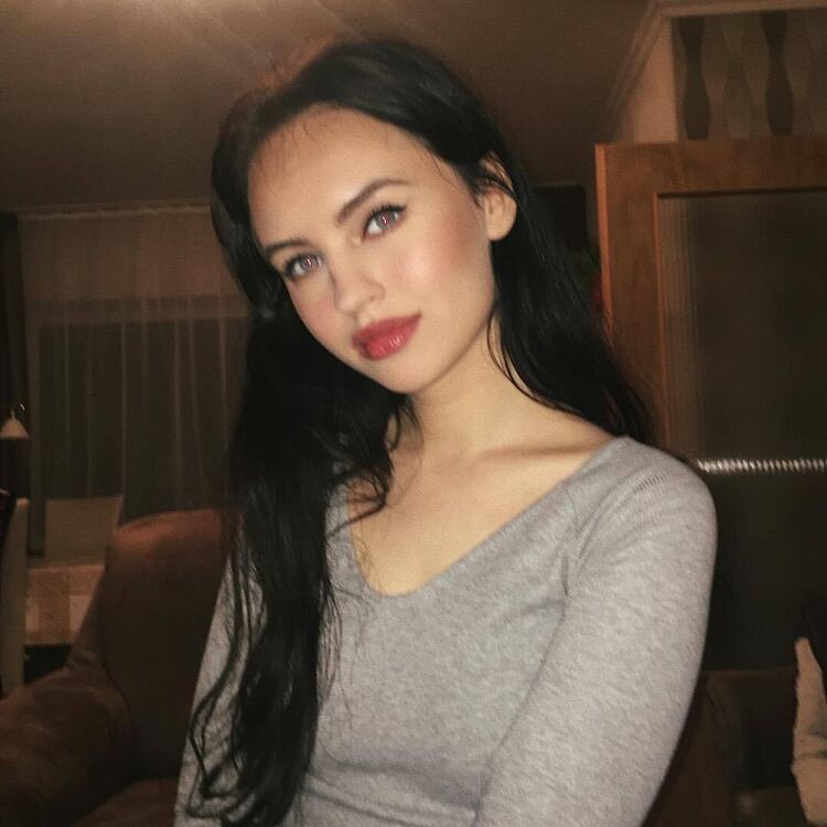  24073677  Alena, 27 ,    