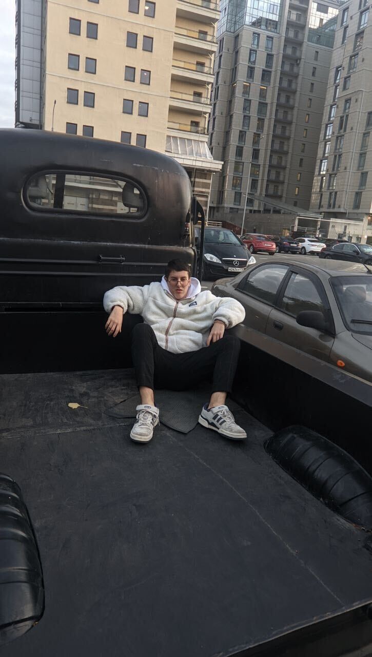  44641497  , 22 ,    -