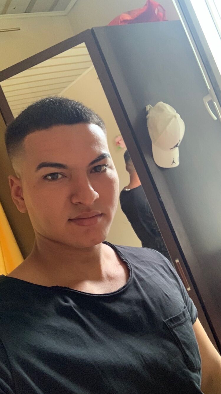  35793687  Kerles, 24 ,    