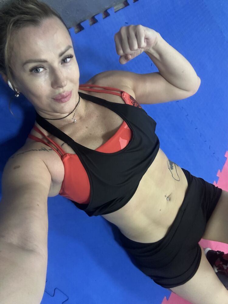  54737477  Ines, 48 ,    