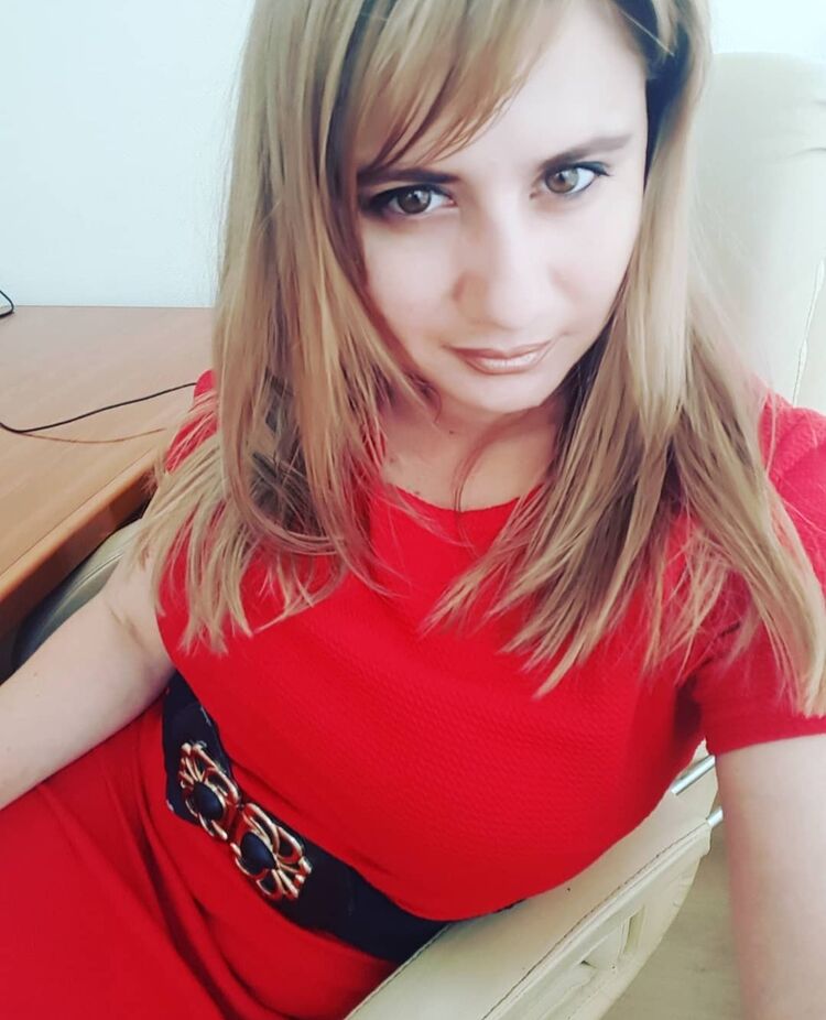  27413617  Meriann, 40 ,    Istres