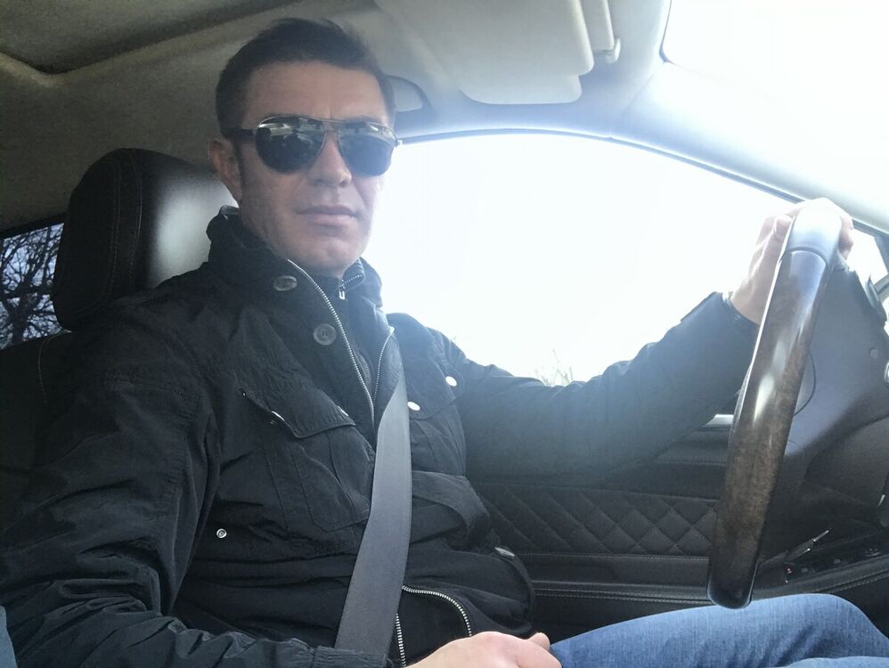  21952527  Valeriu, 52 ,    