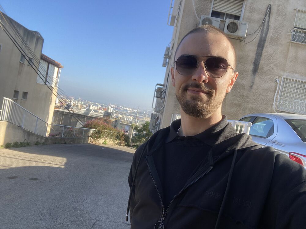  31761667  Oleg, 28 ,    