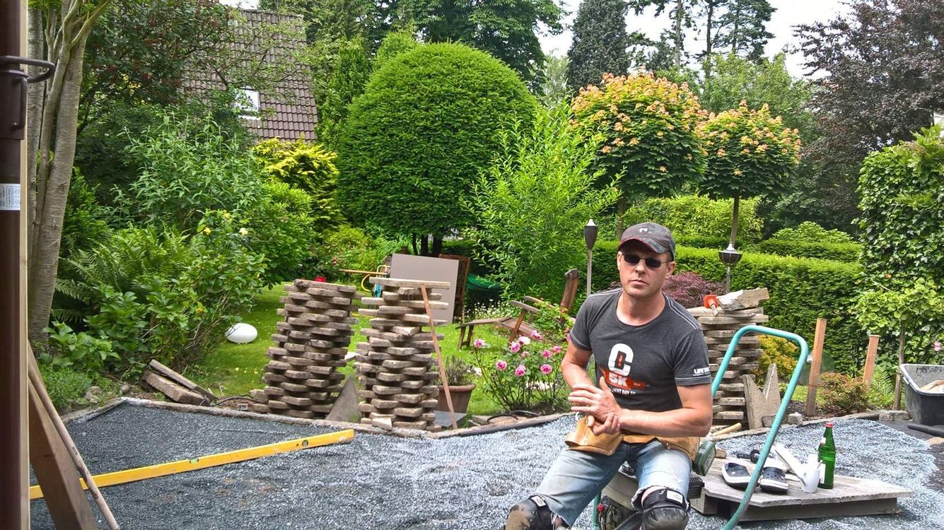  ,   Jevgenijus, 51 ,     , c 