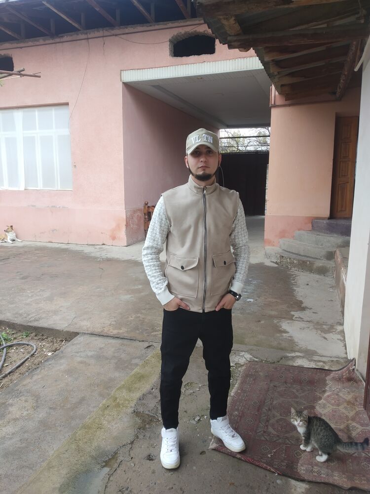  ,   Hojiakbar, 28 ,   ,   