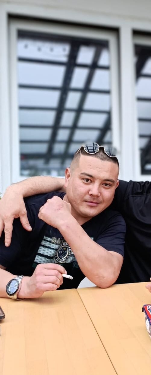  ,   Davit, 40 ,   ,   