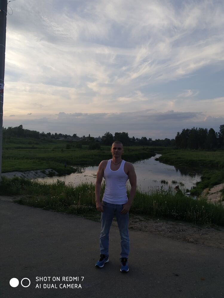  27044657  , 37 ,    