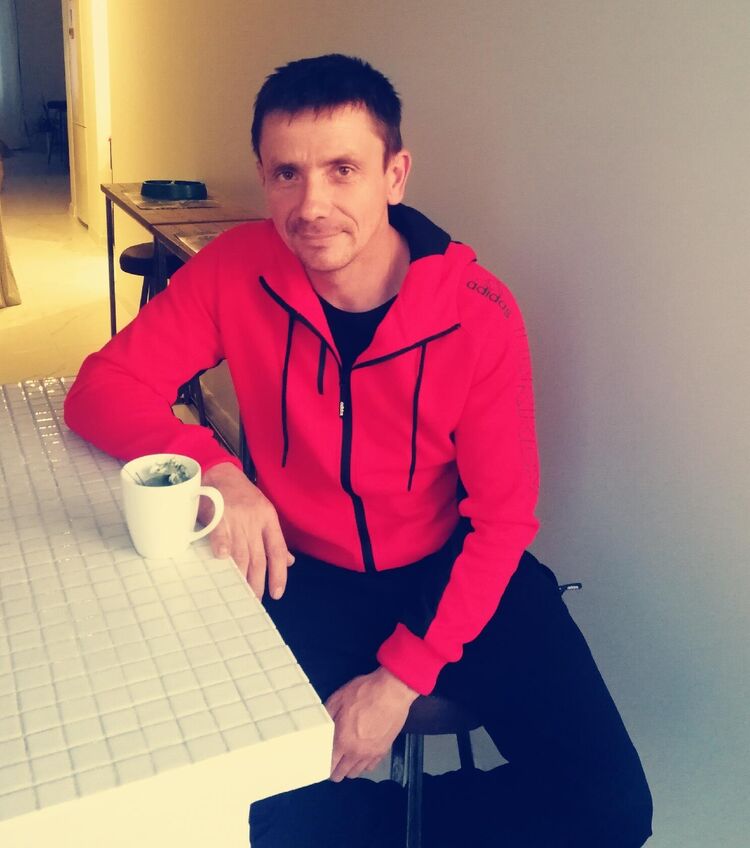  ,   Artur, 42 ,   ,   
