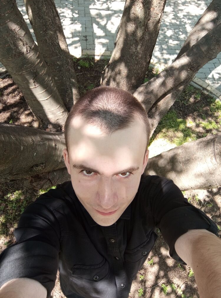  ,   Vladislav, 21 ,   ,   