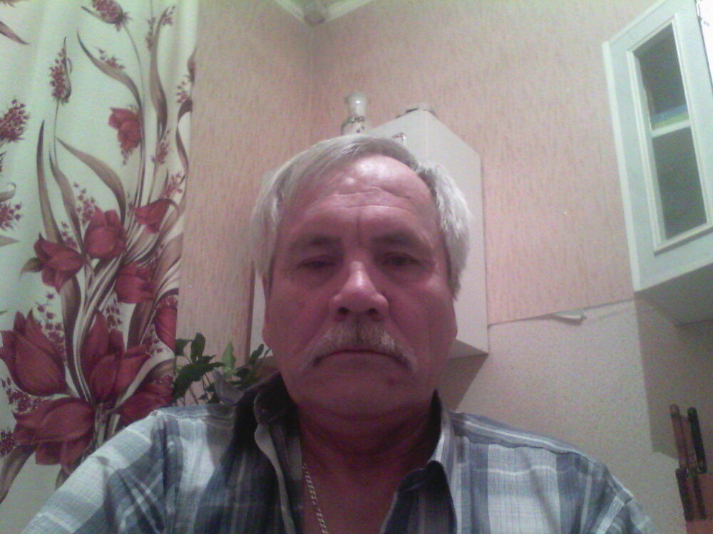  13642477  Sergej, 69 ,    