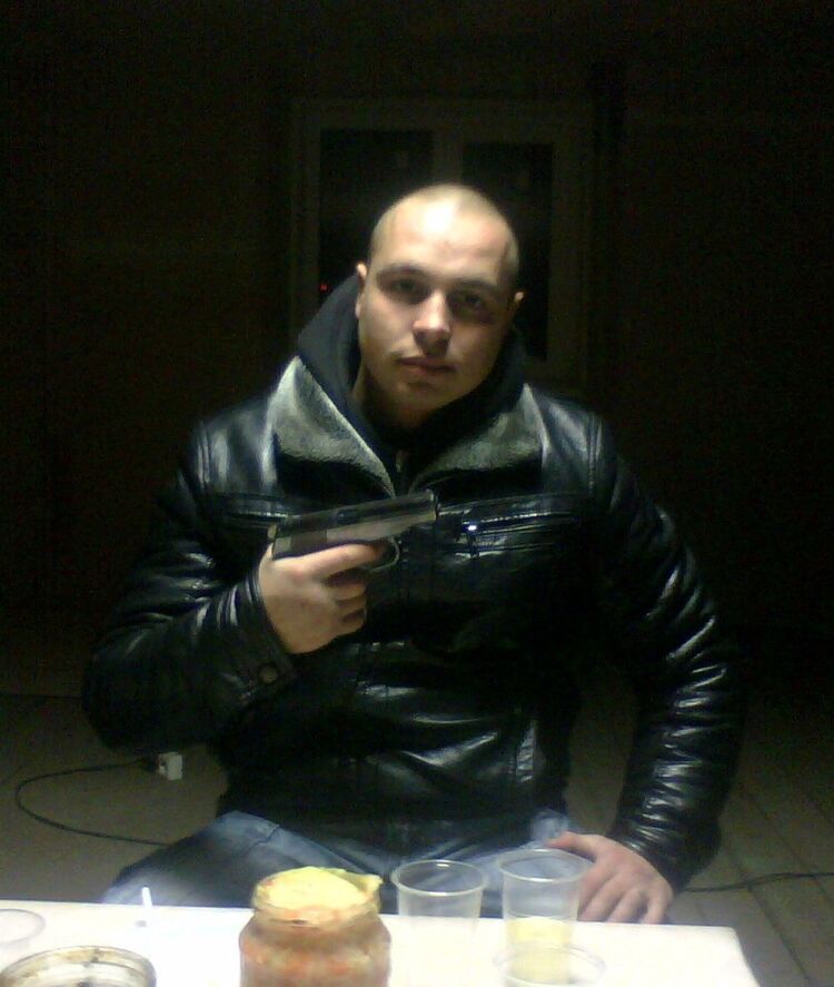  ,   Viktor, 33 ,   ,   , c 