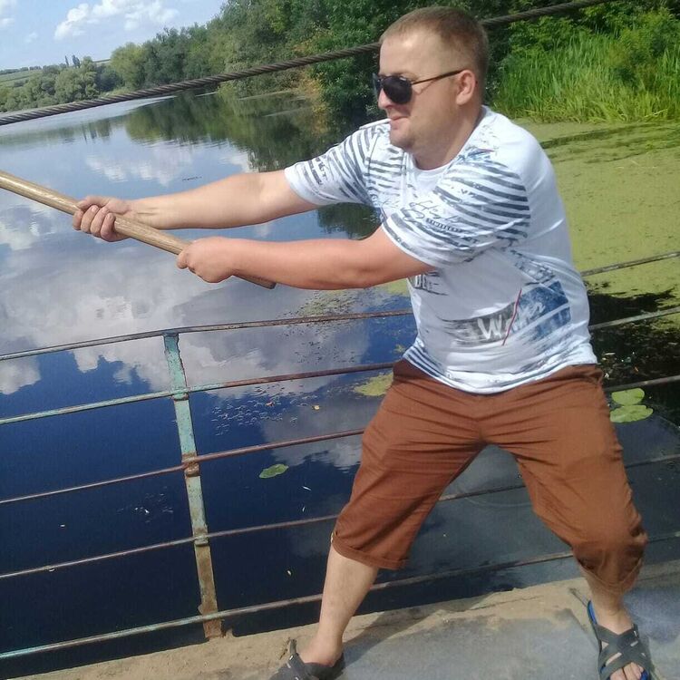 28244607  Sergei, 34 ,    