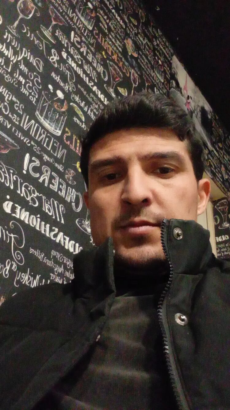  48330887  Denis, 33 ,    
