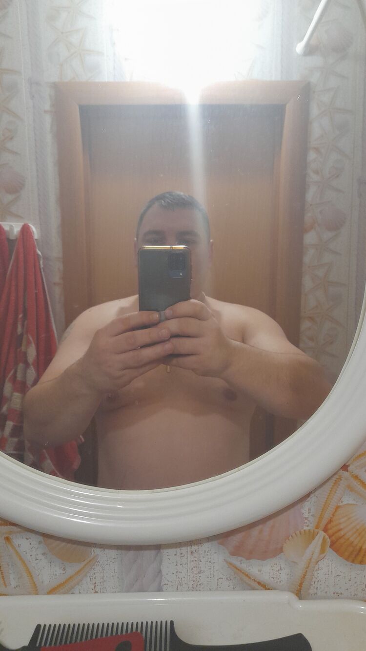  40272627  Denis, 43 ,    