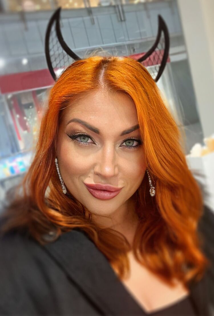  ,   Tatiana, 43 ,  