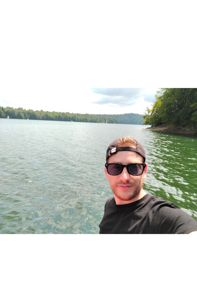  ,   Anton, 31 ,     , c , 