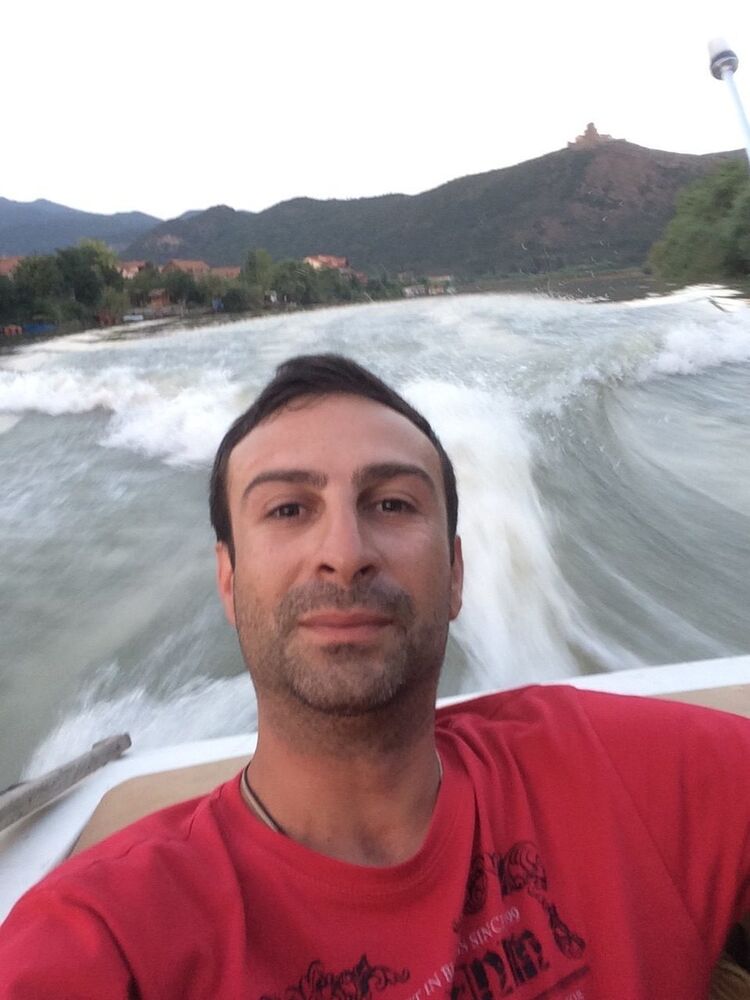  18609437  Lado, 40 ,    