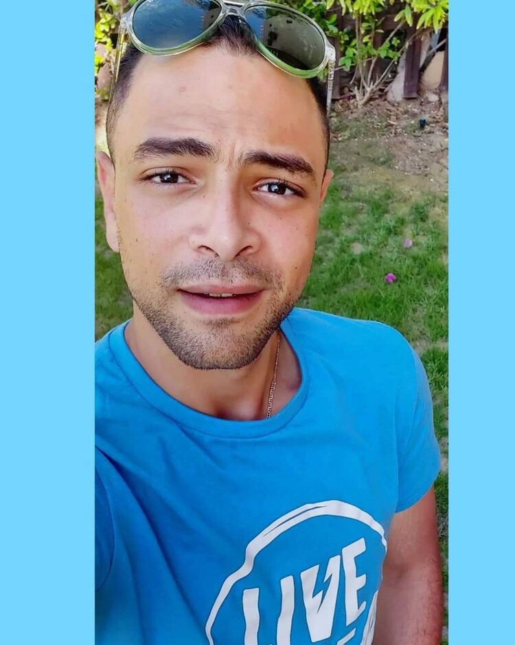  43276537  Maged, 30 ,    