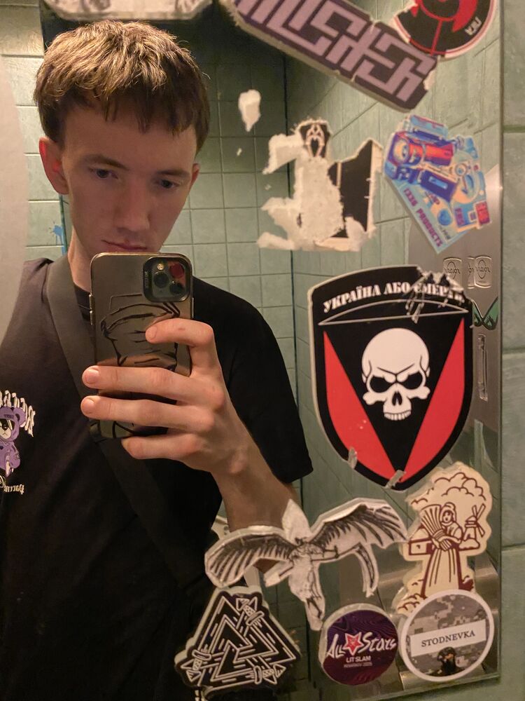  52539837  , 21 ,    