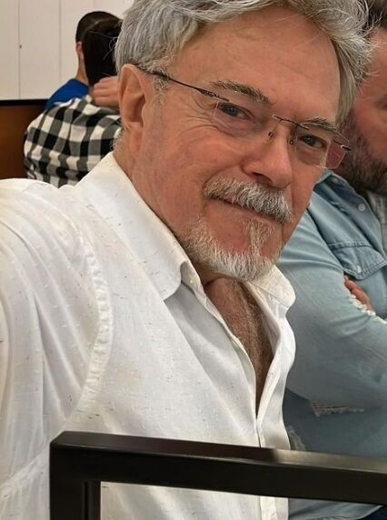  51222097  Denis, 60 ,    