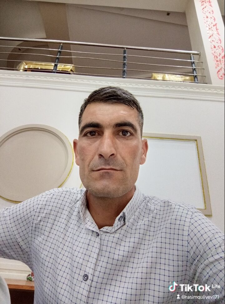  46580667  Rasim, 40 ,    