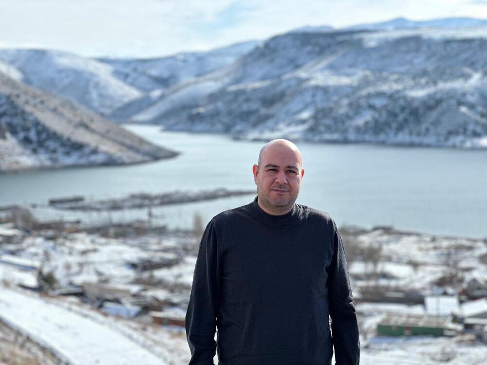  ,   Emre, 39 ,   