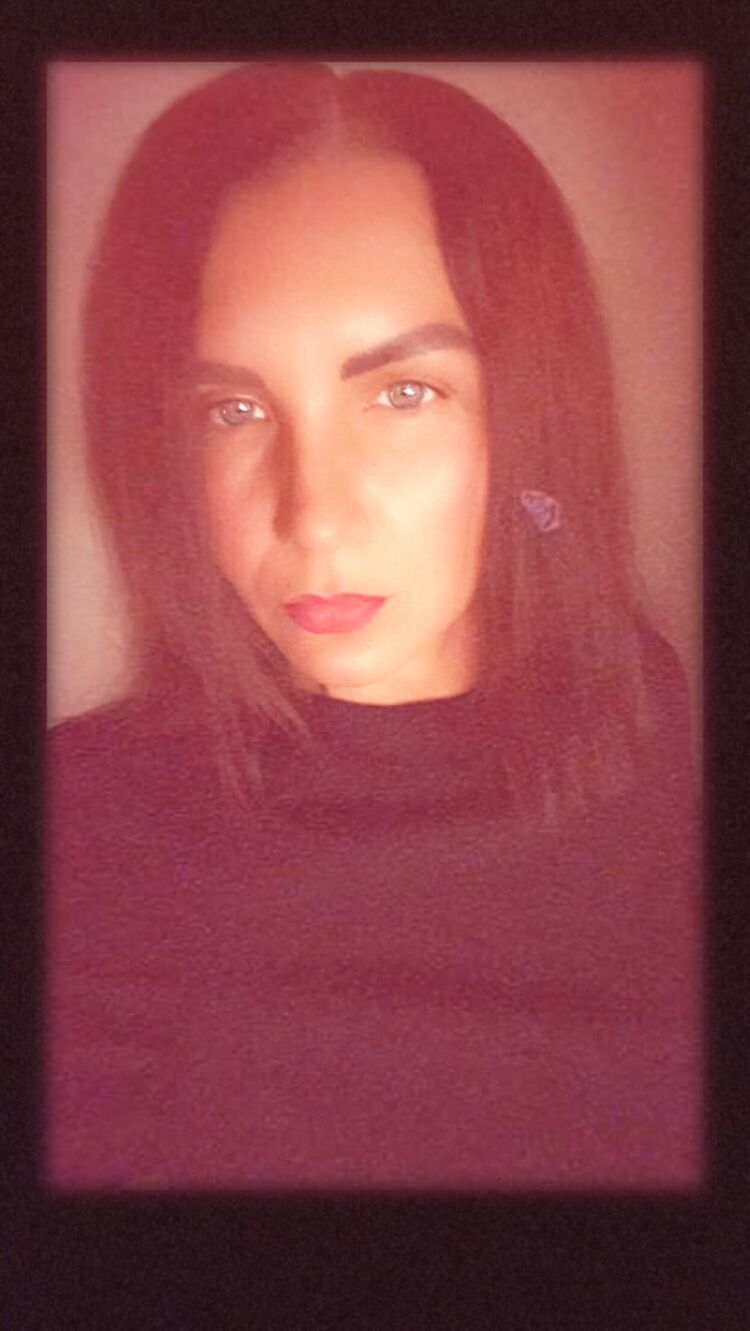  38098097  Lesia, 39 ,    