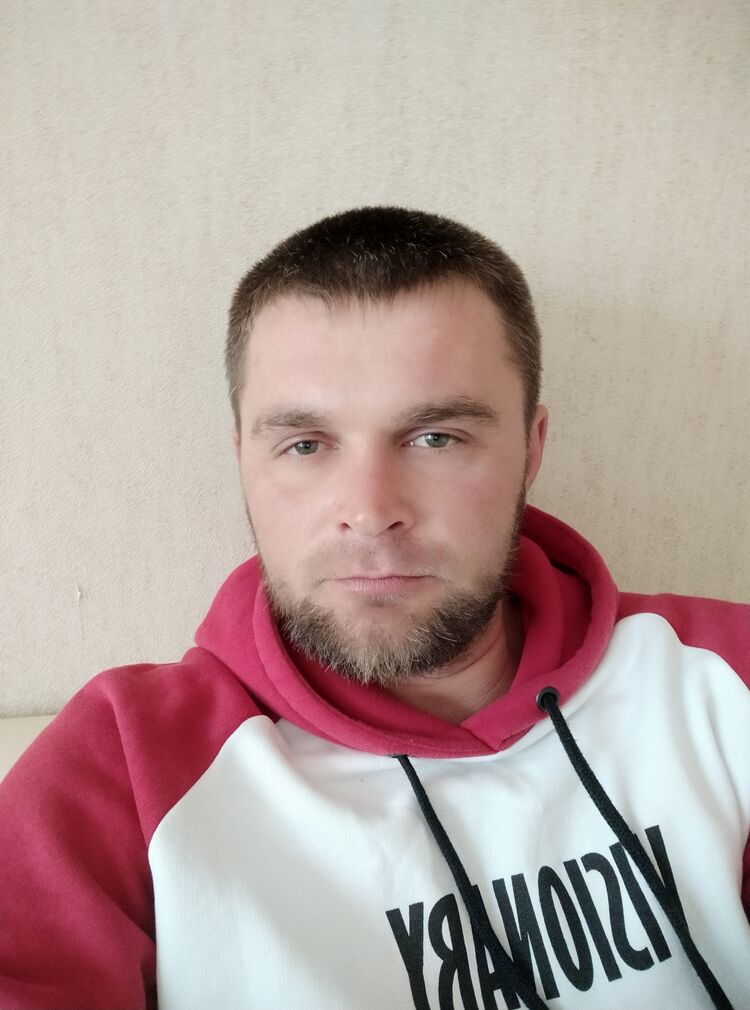  28677227  Aleksei, 39 ,    