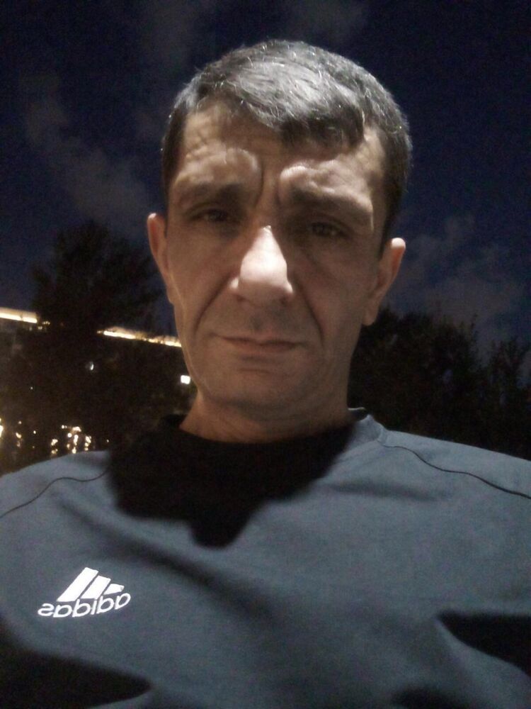  40364667  Grig, 46 ,    