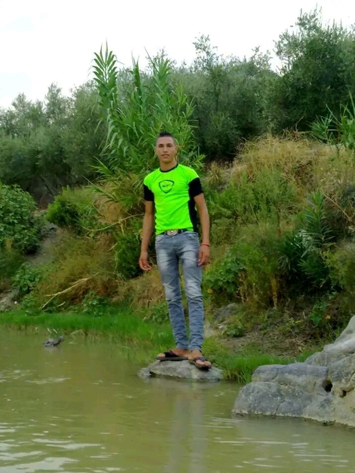  53290447  Omar, 25 ,    