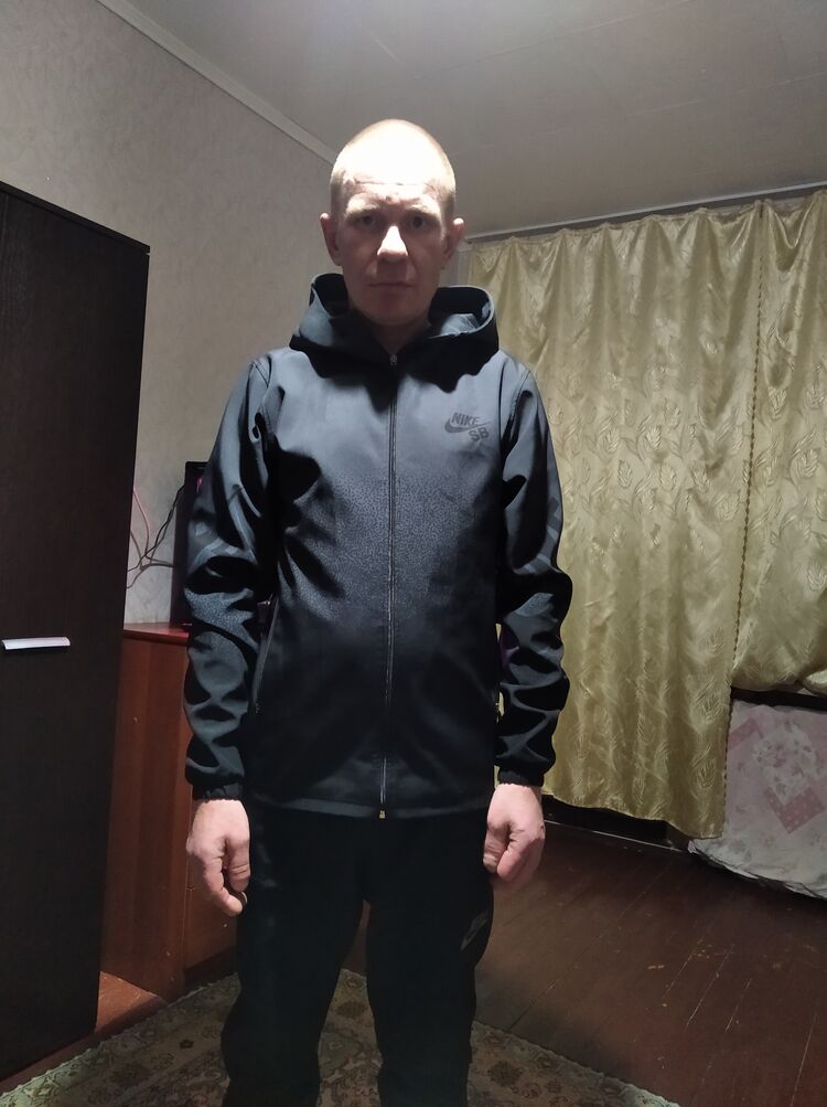  42224287  , 37 ,    
