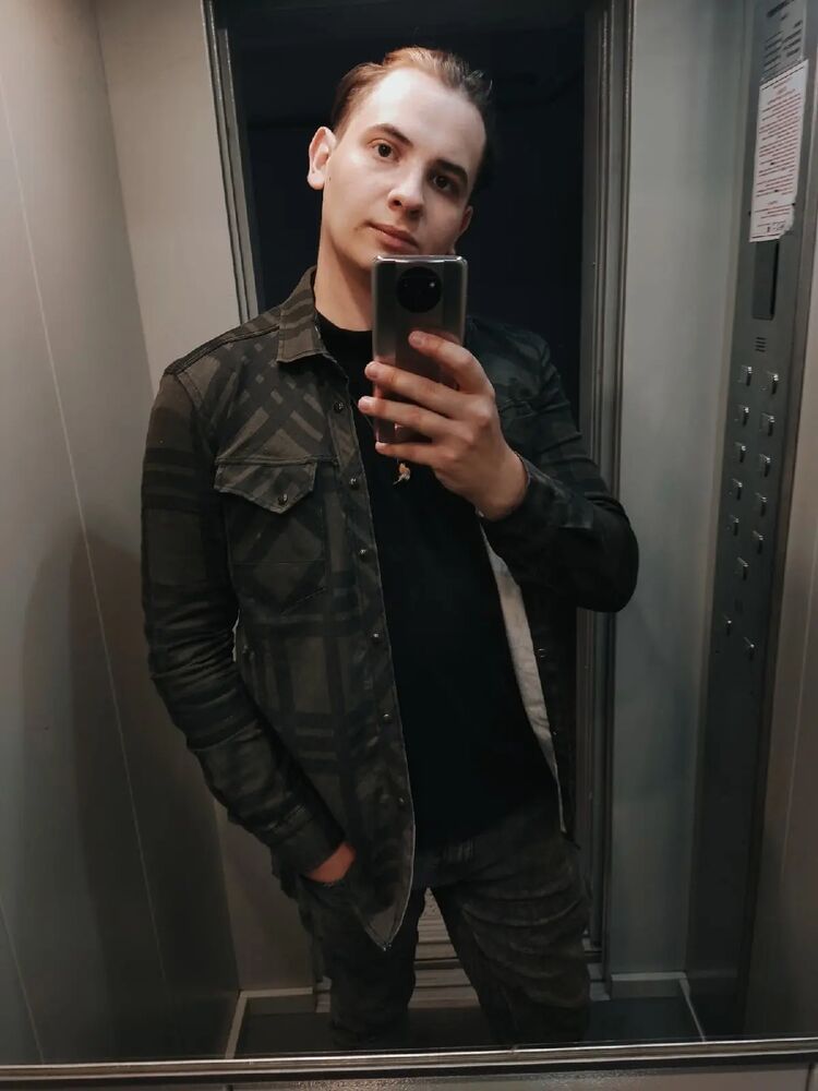  46030527  , 24 ,    