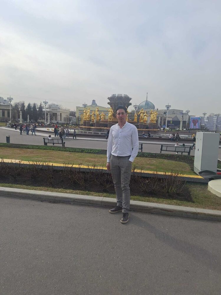  48921957  Tekin, 48 ,    