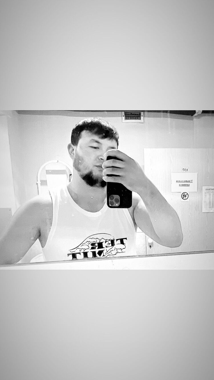  45683827  , 33 ,    