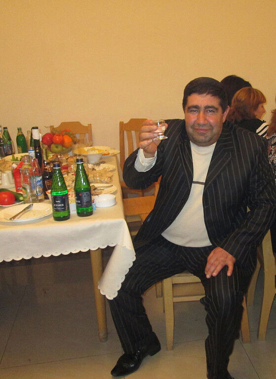  9470807  HRACHYA, 59 ,    