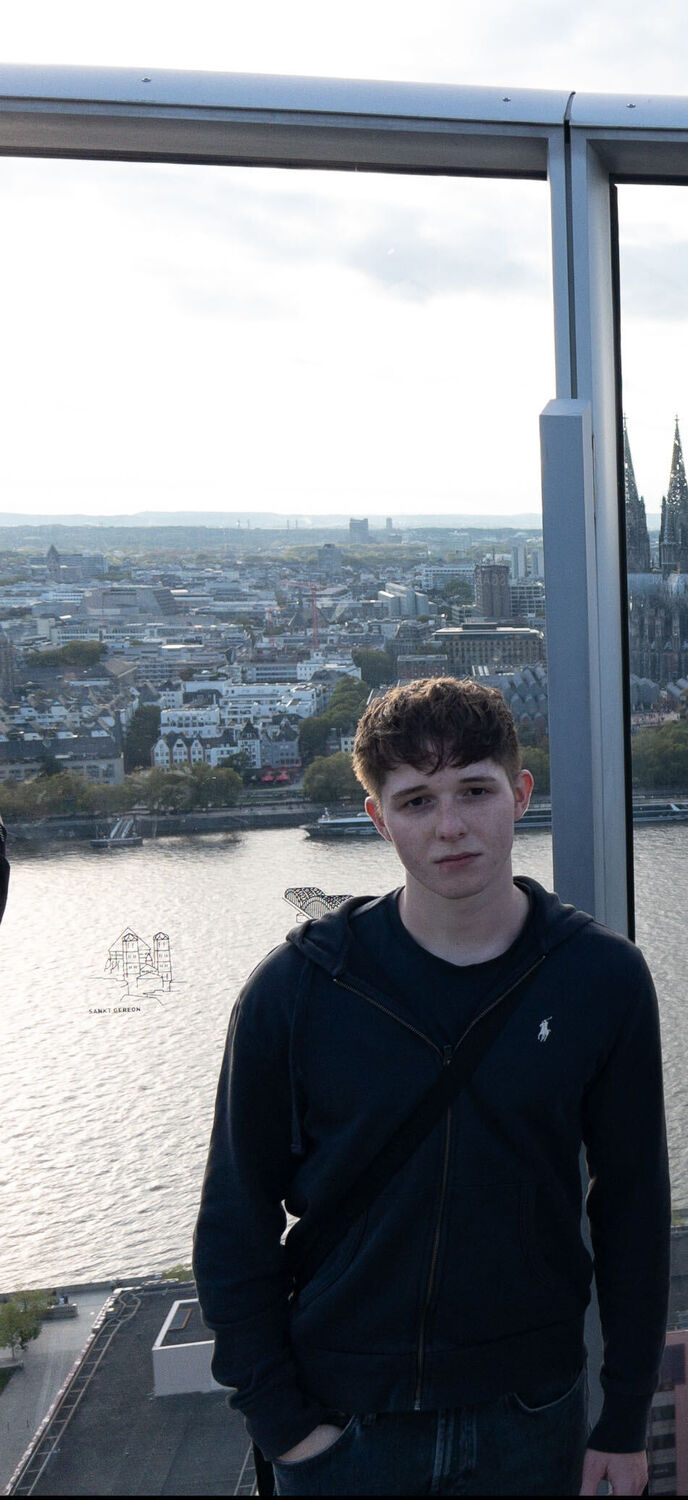  54079107  Alexandr, 20 ,    