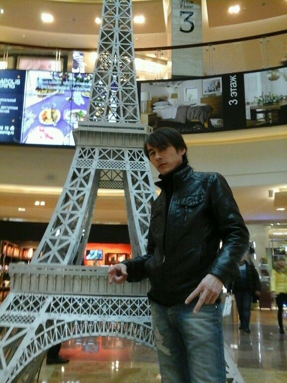  16637647  Bobir, 34 ,    