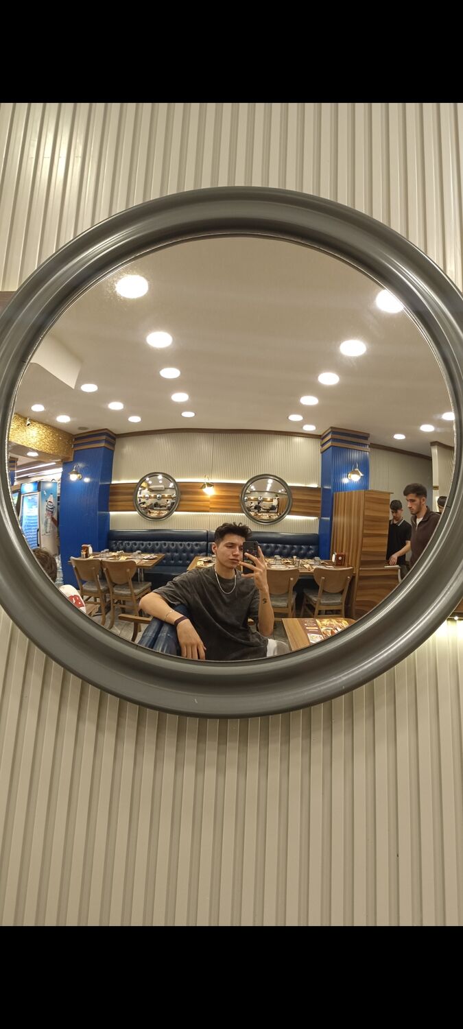  Palais-Bourbon,   Yasin, 21 ,   ,   