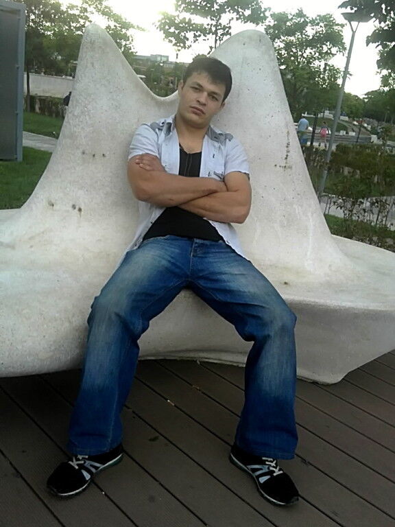  5851427  Kolia, 33 ,    