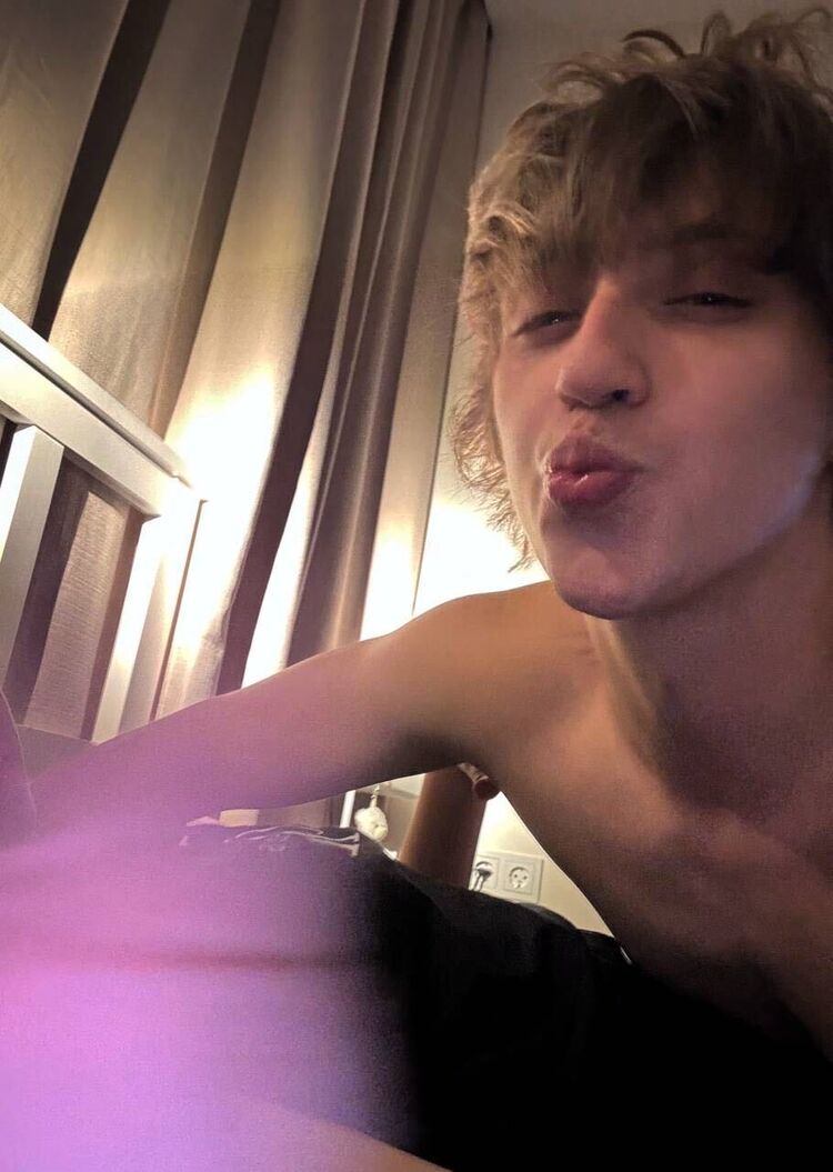  54692477  , 21 ,    -