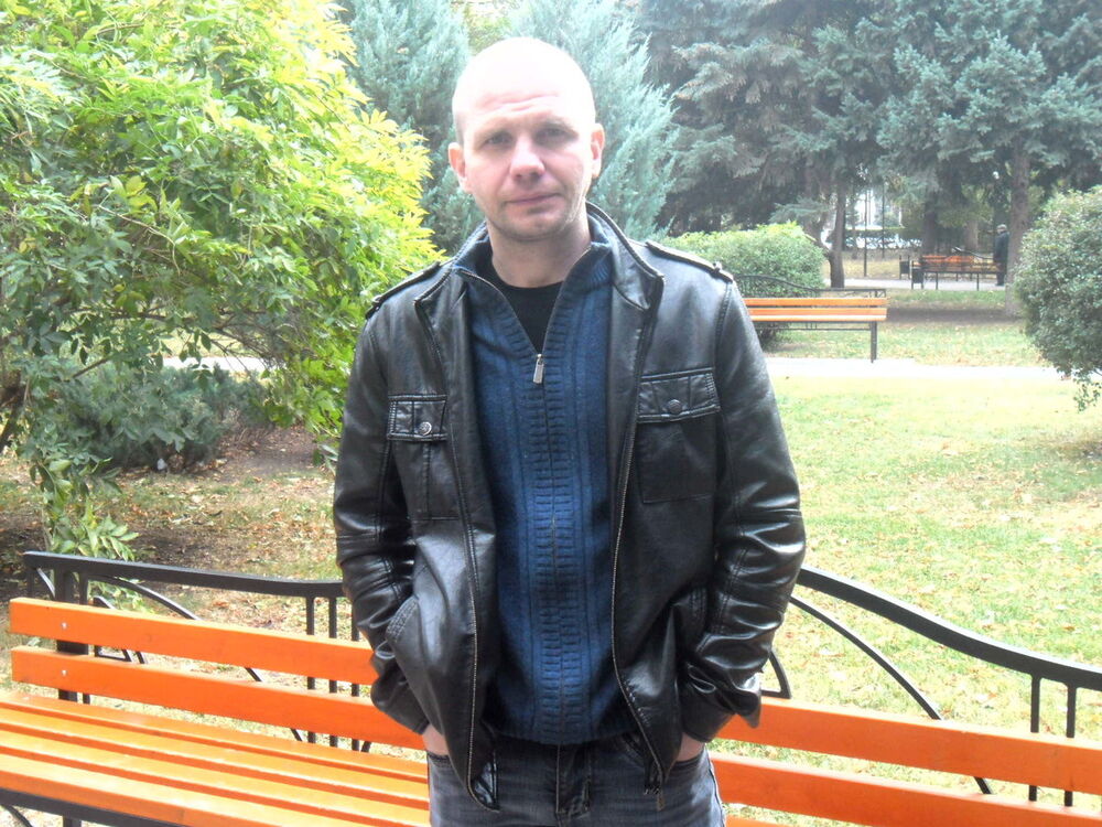  14466337  Aleks, 42 ,    