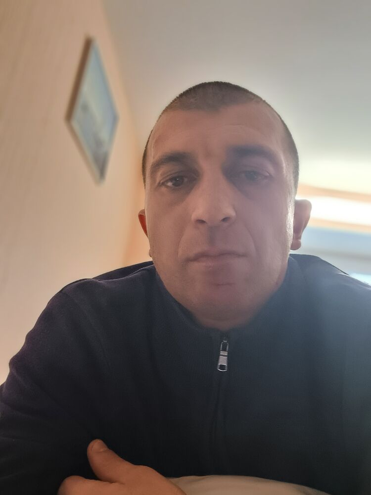  ,   Arman, 42 ,   ,   , c , 